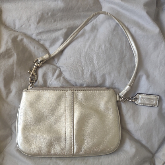 NWOT Coach wristlet silver purse - Picture 2 of 6